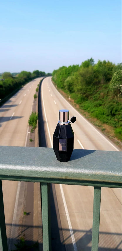 Flowerbomb Midnight by Viktor & Rolf Eau De Parfum Spray