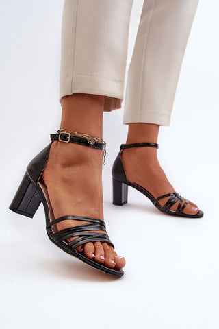 Heel sandals Step in style