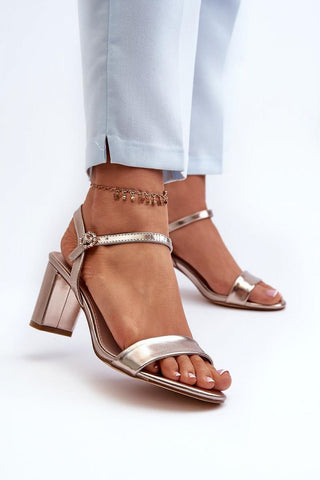 Heel sandals Step in style