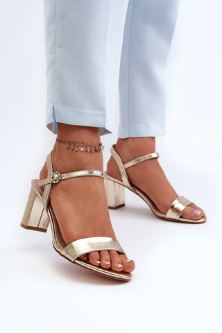 Heel sandals Step in style