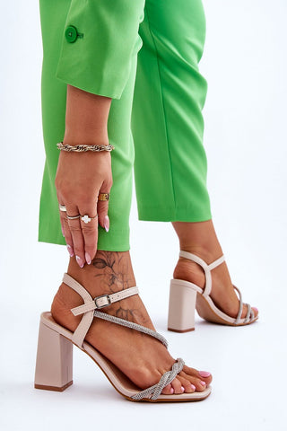 Heel sandals Step in style