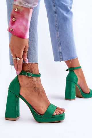 Heel sandals Step in style