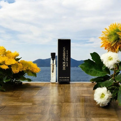 Dolce & Gabbana Velvet Oriental Musk by Dolce & Gabbana Vial (sample)