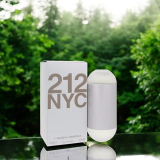 212 by Carolina Herrera Eau De Toilette Spray (New Packaging)