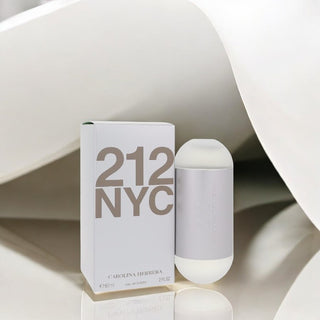 212 by Carolina Herrera Eau De Toilette Spray (New Packaging)