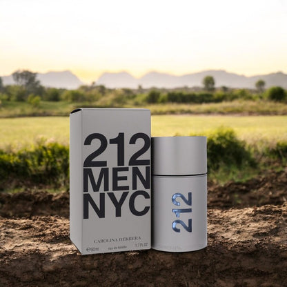 212 by Carolina Herrera Eau De Toilette Spray (New Packaging)