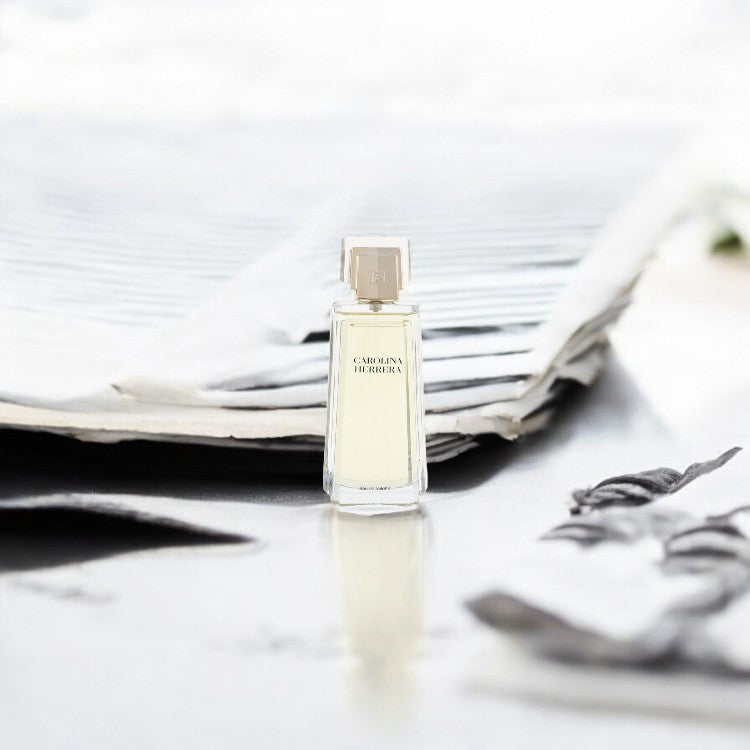 Carolina Herrera by Carolina Herrera Eau De Toilette Spray (Tester)